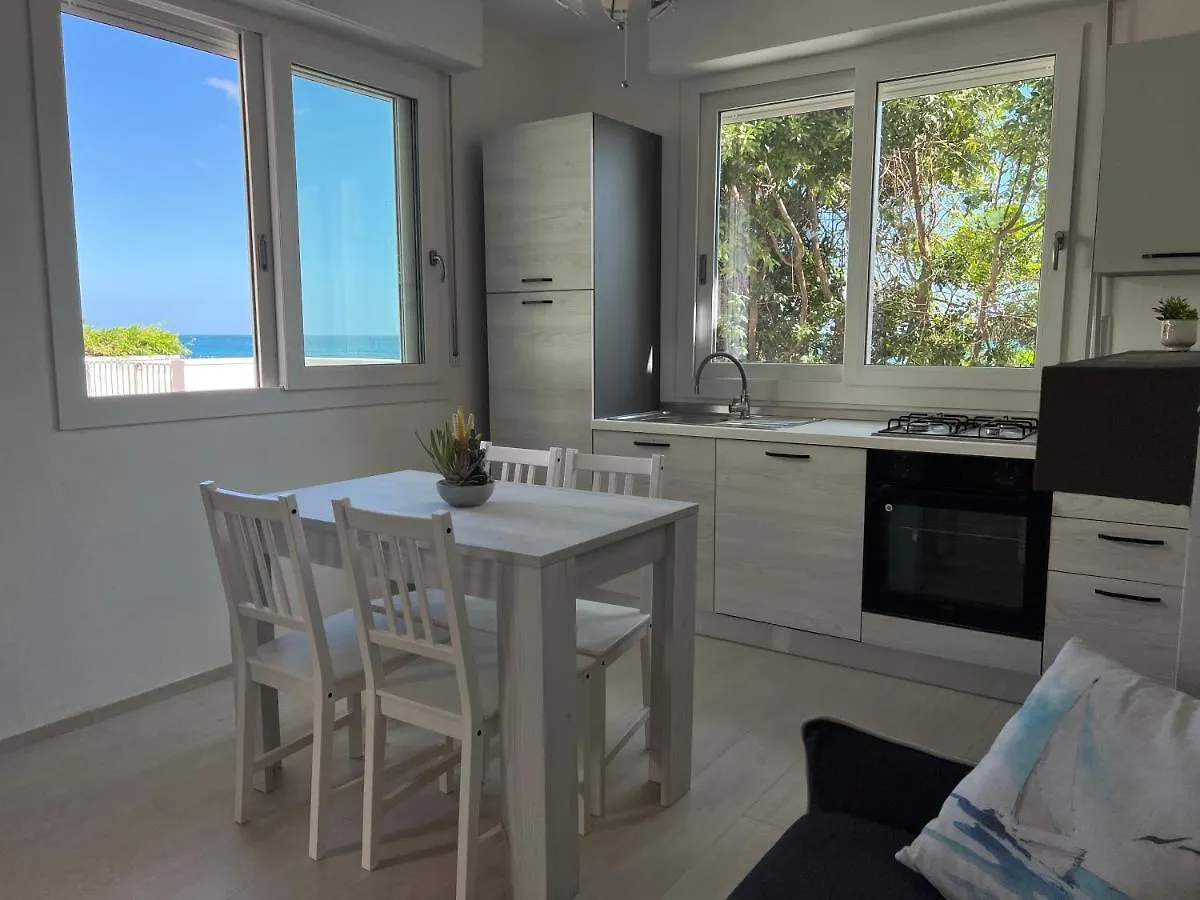 Beach Loft Poetto 콰르투 산텔레나 0*,  이탈리아